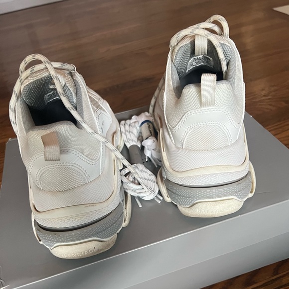 Balenciaga Triple S Sneakers - Picture 9 of 11